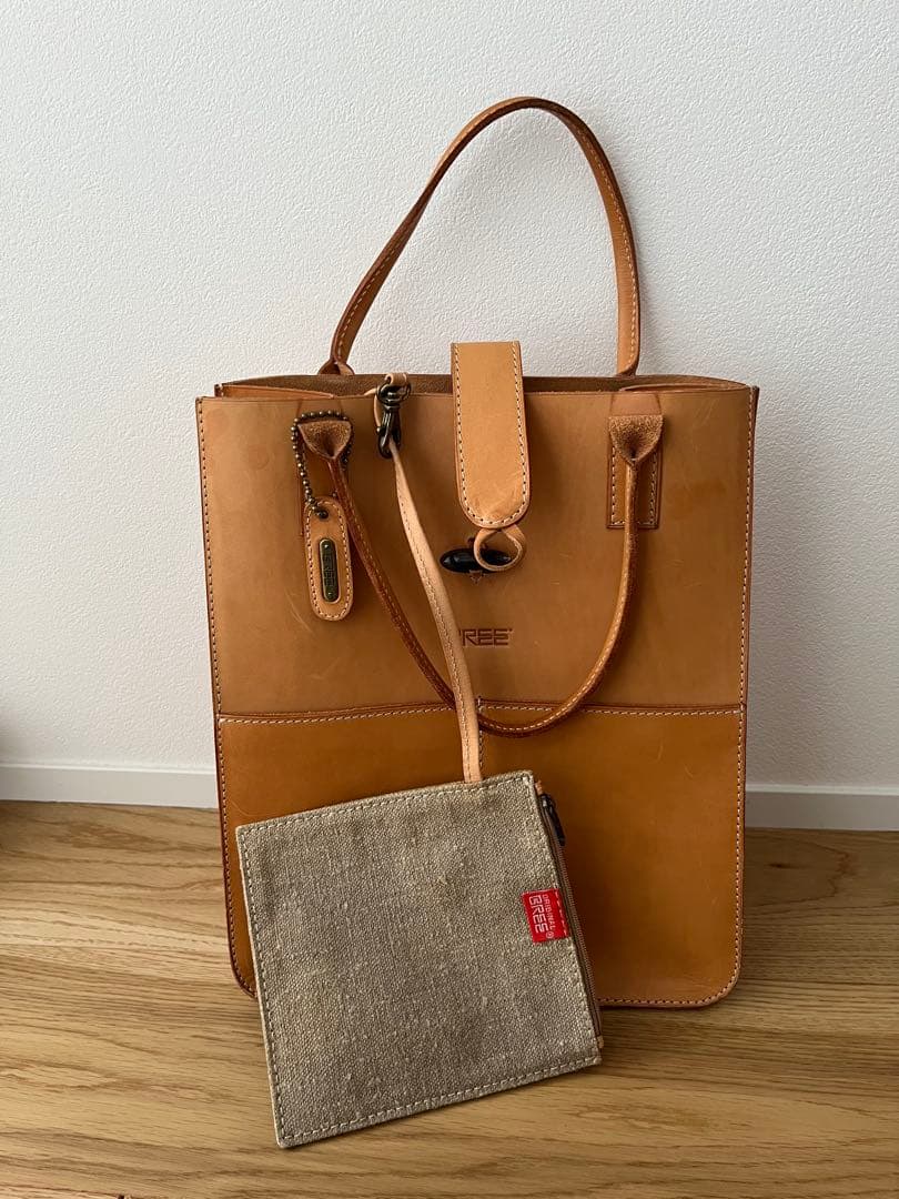 BREE ブリー　レザー トートバッグ　ヌメ革　ポーチ付き