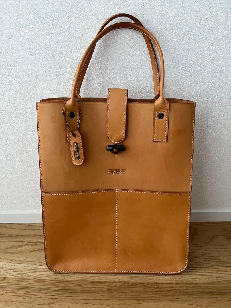 BREE ブリー　レザー トートバッグ　ヌメ革　ポーチ付き