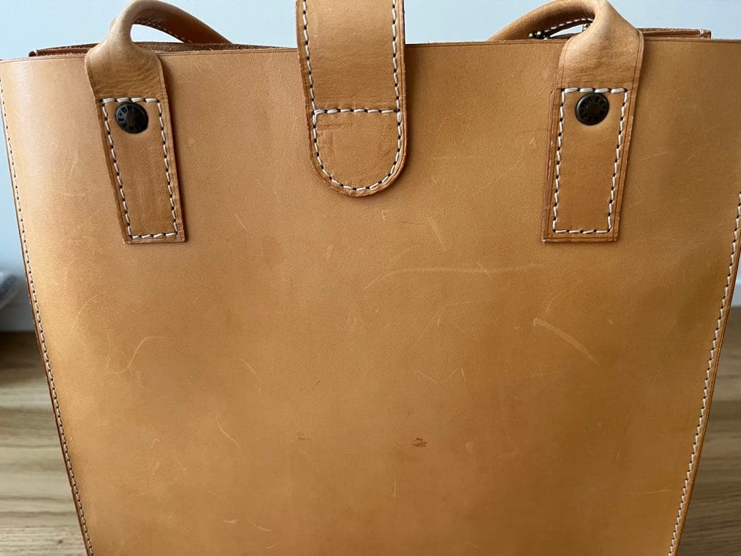 BREE ブリー　レザー トートバッグ　ヌメ革　ポーチ付き