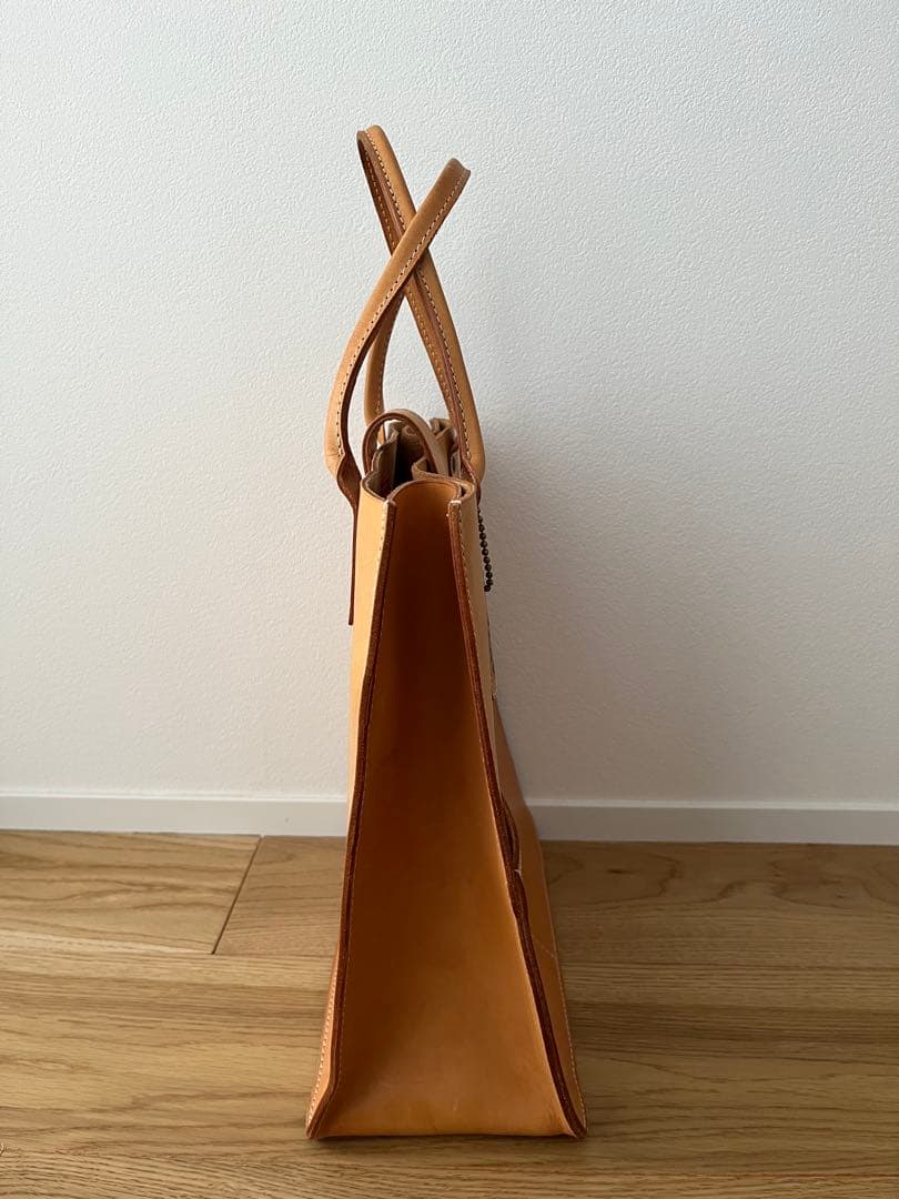 BREE ブリー　レザー トートバッグ　ヌメ革　ポーチ付き