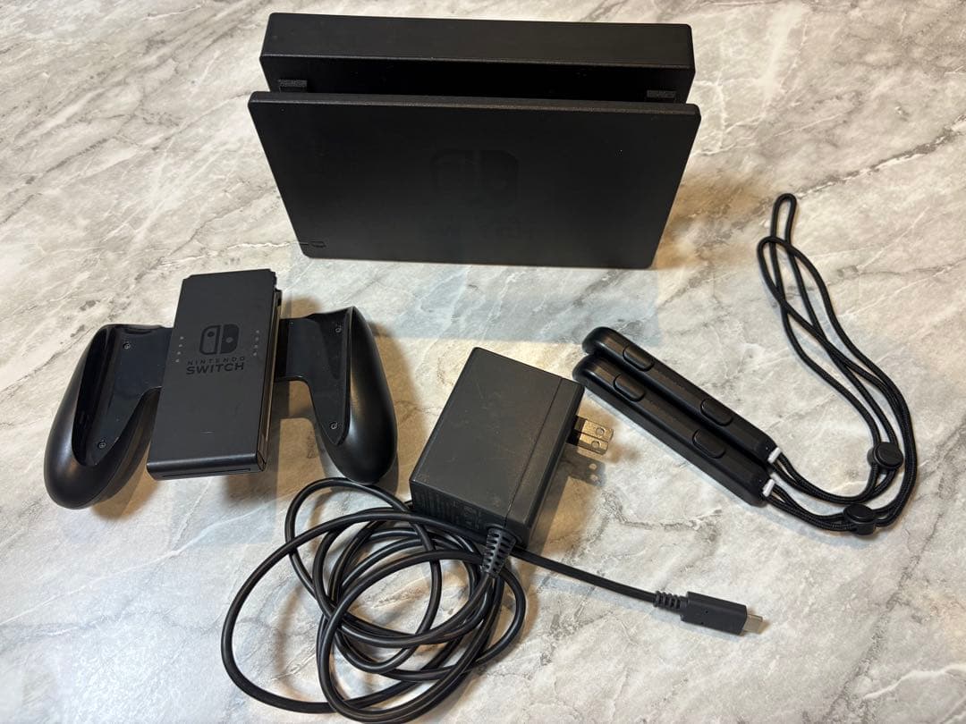 Switch本体と付属品＋Switchケース(黒)