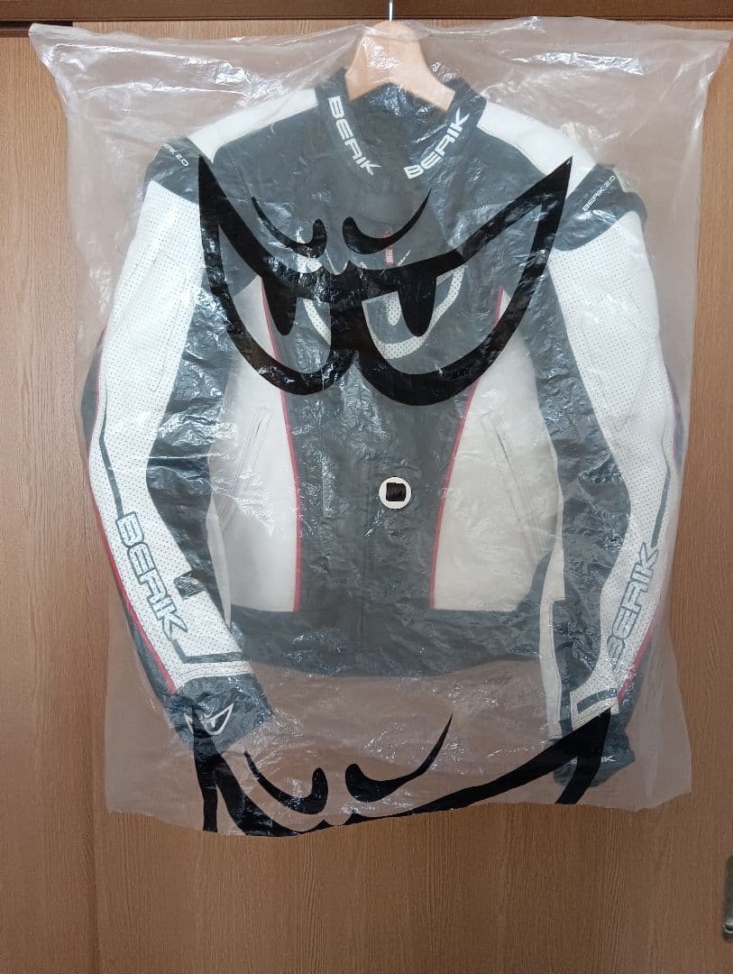 BERIK バイク用ジャケット ホワイト/ブラック/レッド　メンズ