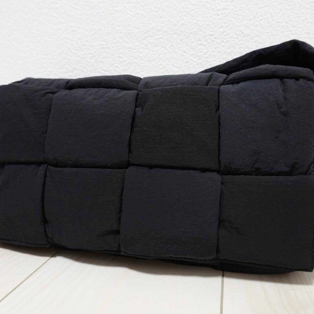 ボッテガヴェネタ パデッドテック カセット マキシイントレチャート　ブラック