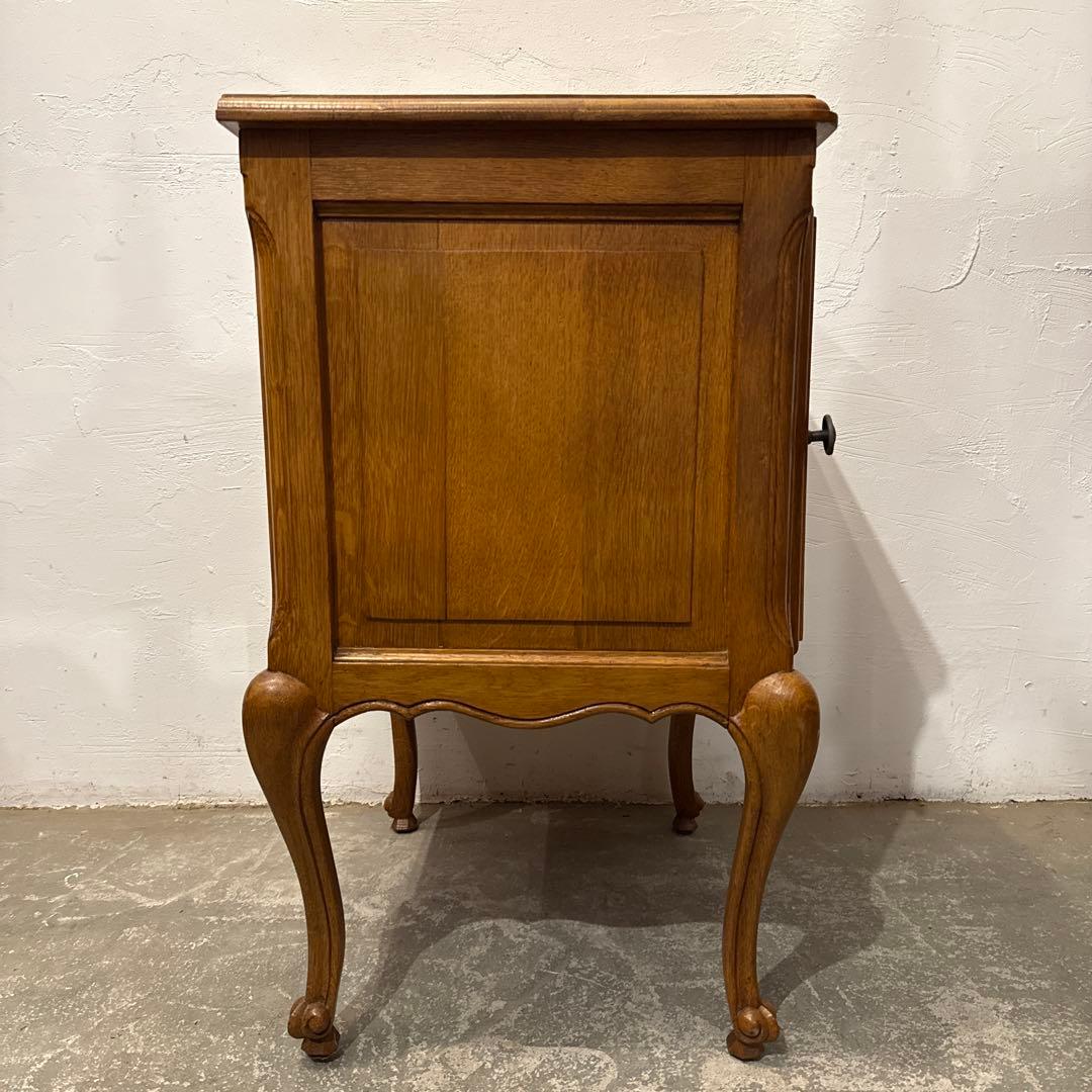 年末年始saleヴィンテージ　木製サイドテーブル　扉収納付き　右開き