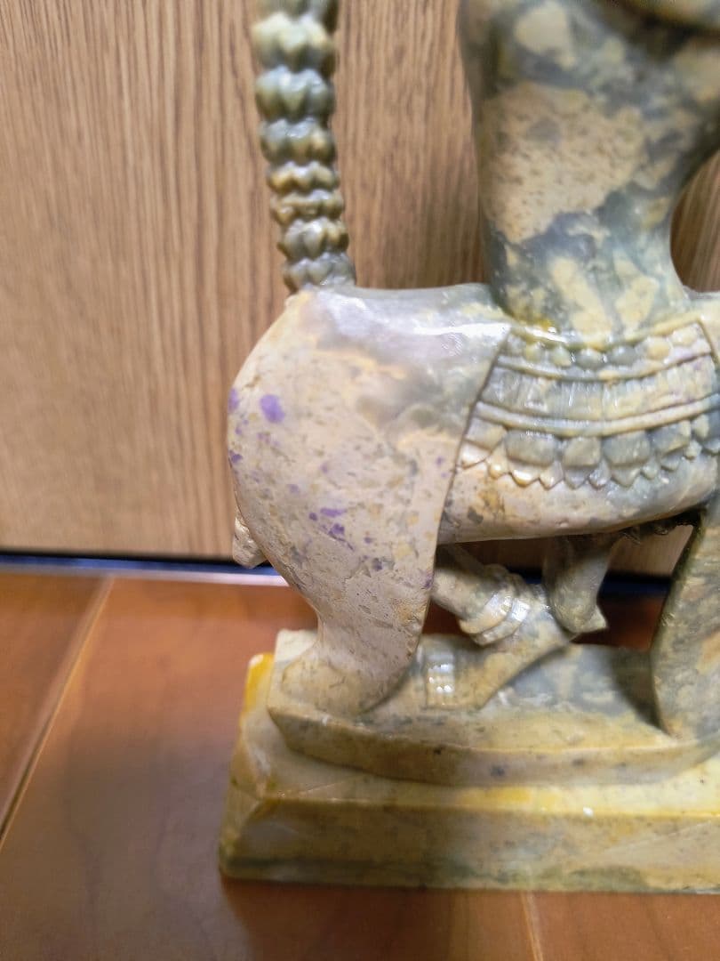 カンボジア　アプサラ像　翡翠　希少　レア　美品