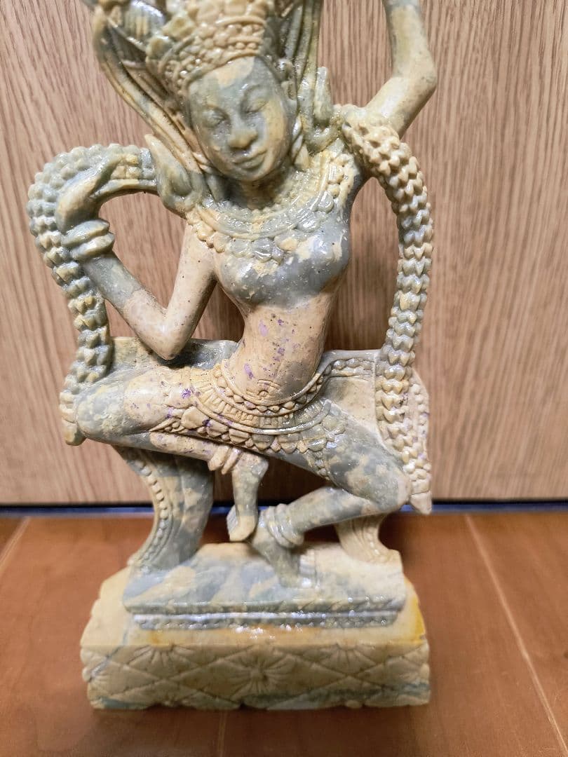 カンボジア　アプサラ像　翡翠　希少　レア　美品