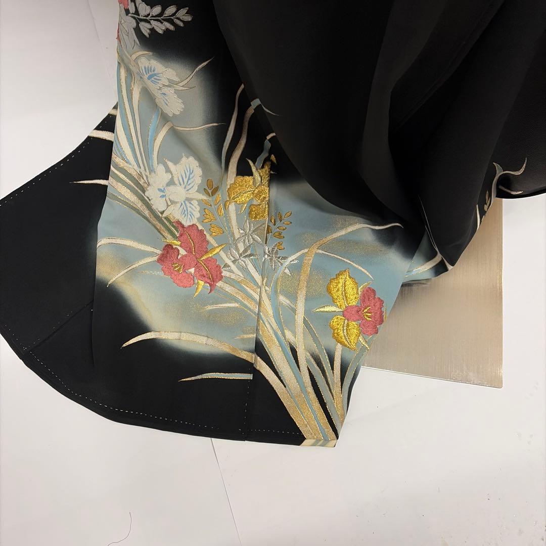 黒留袖 花柄刺繍 着物　身丈160センチくらい