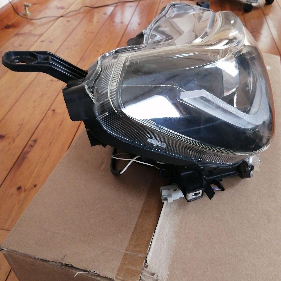 マークX GRX130 3眼ヘッドライト 右