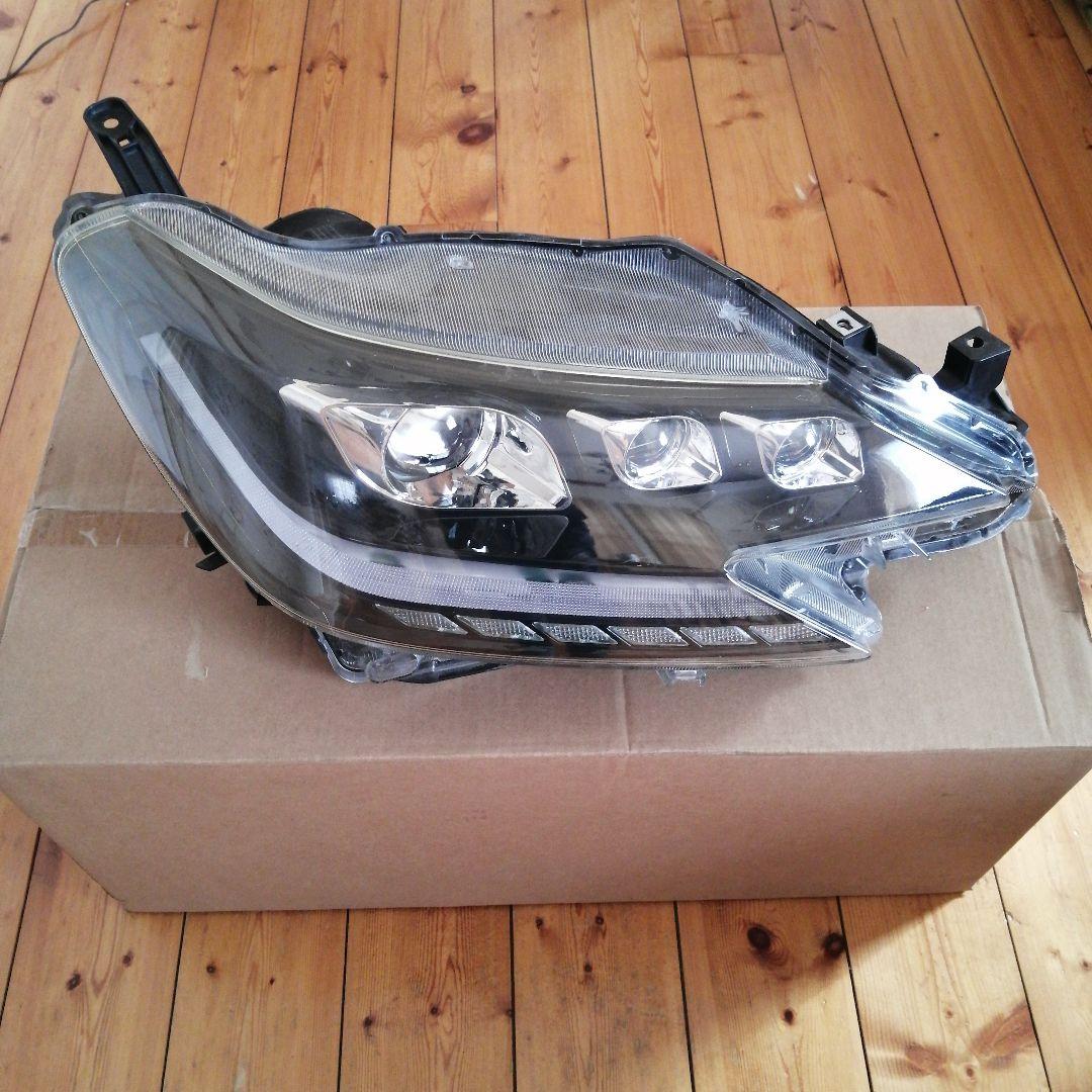 マークX GRX130 3眼ヘッドライト 右