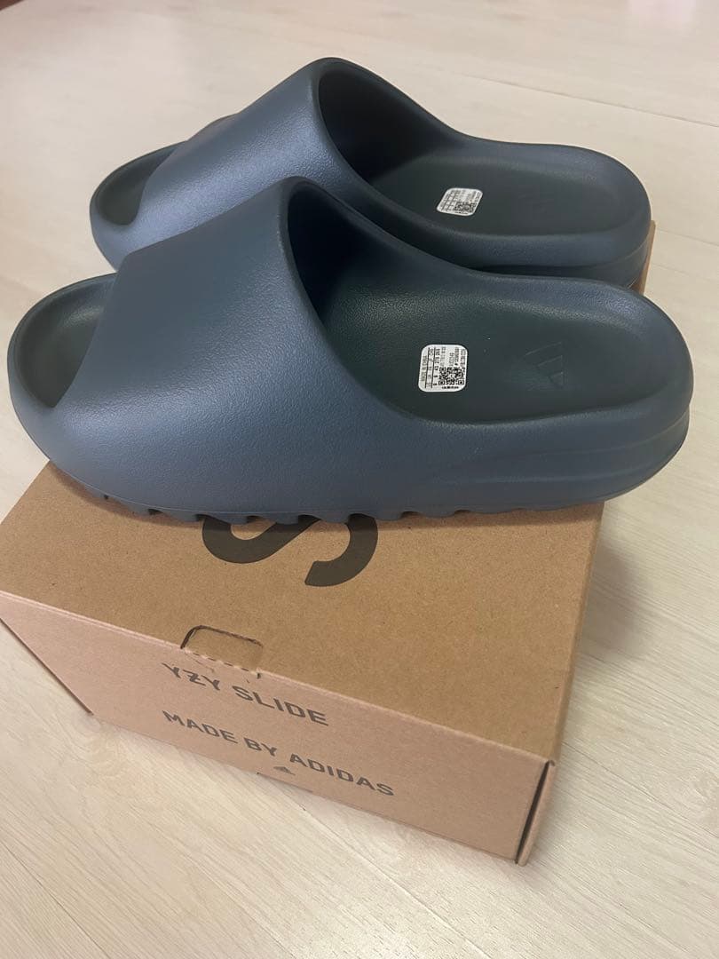 イージースライド　yeezy slide \