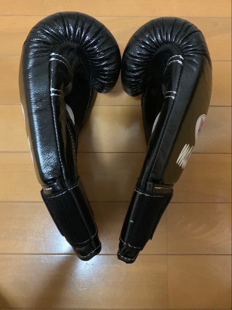 Winning ボクシンググローブ 8oz ブラック