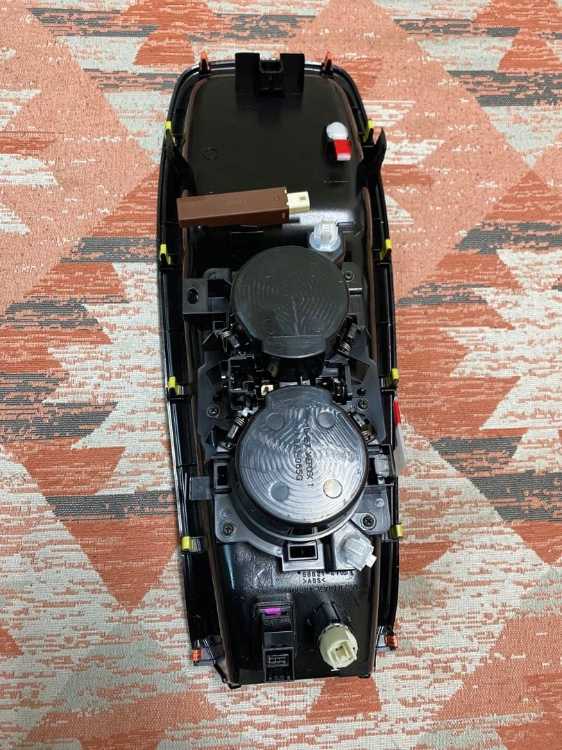 トヨタ　純正センターコンソールトレイセット　プリウス 50系