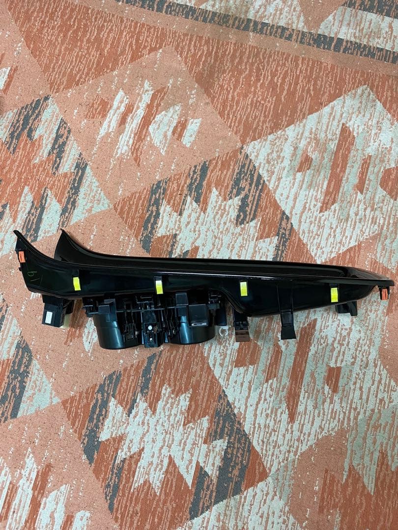 トヨタ　純正センターコンソールトレイセット　プリウス 50系