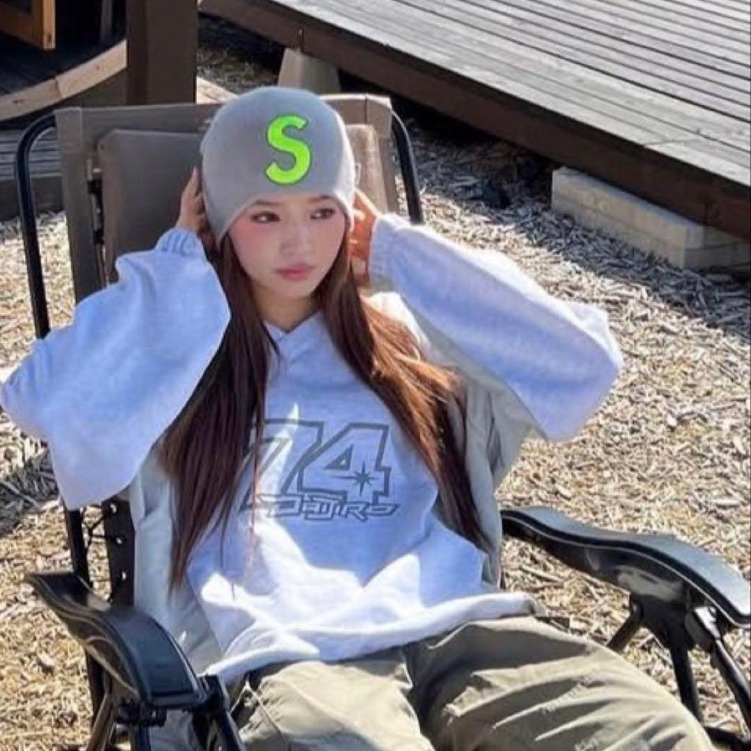 専用　Supreme NEW ERA ニット帽　ビーニー　Sロゴ ブラック　黒