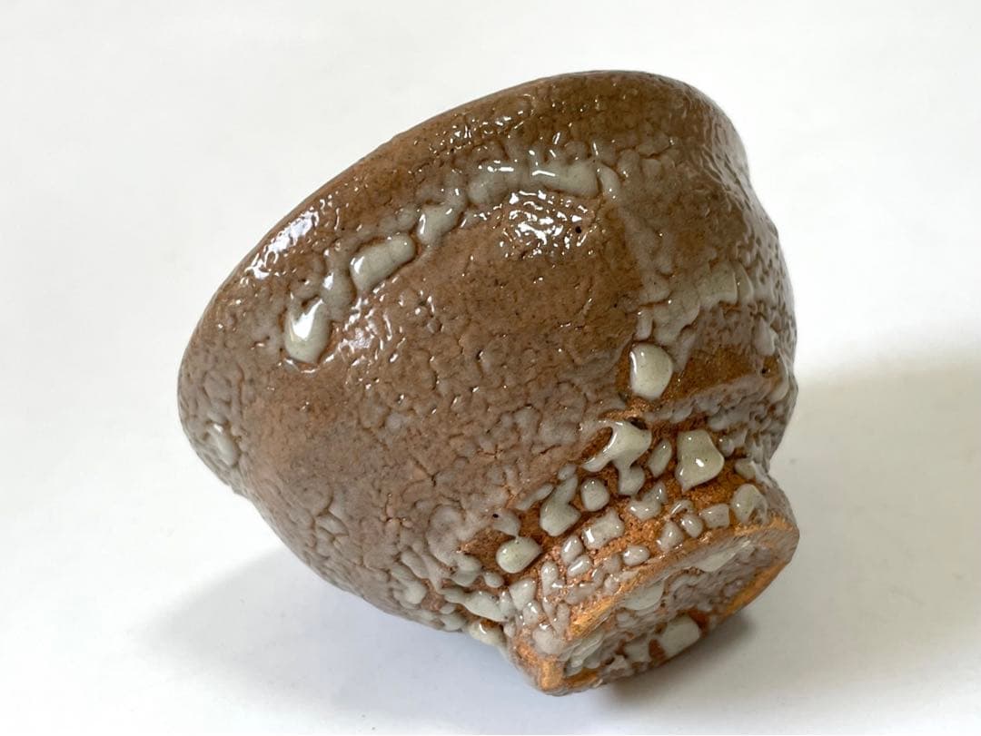 陶芸家　作家物　岡本作礼　唐津井戸　ぐい呑　井戸ぐい呑　梅花皮　酒器　酒盃　共箱