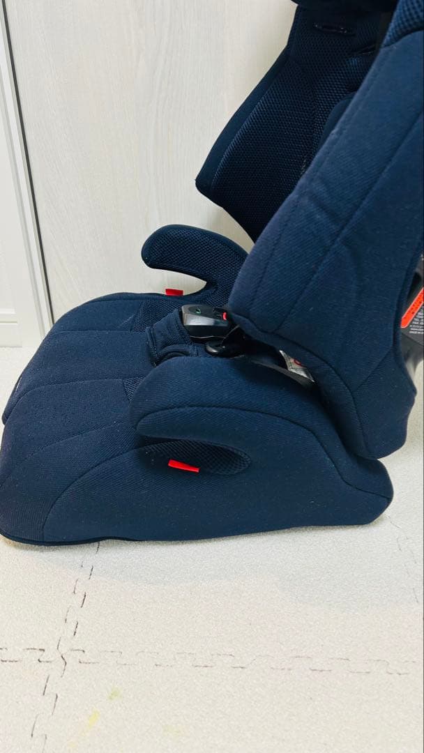 Combi ジョイトリップエアスルー　ジュニアシート　ネイビー