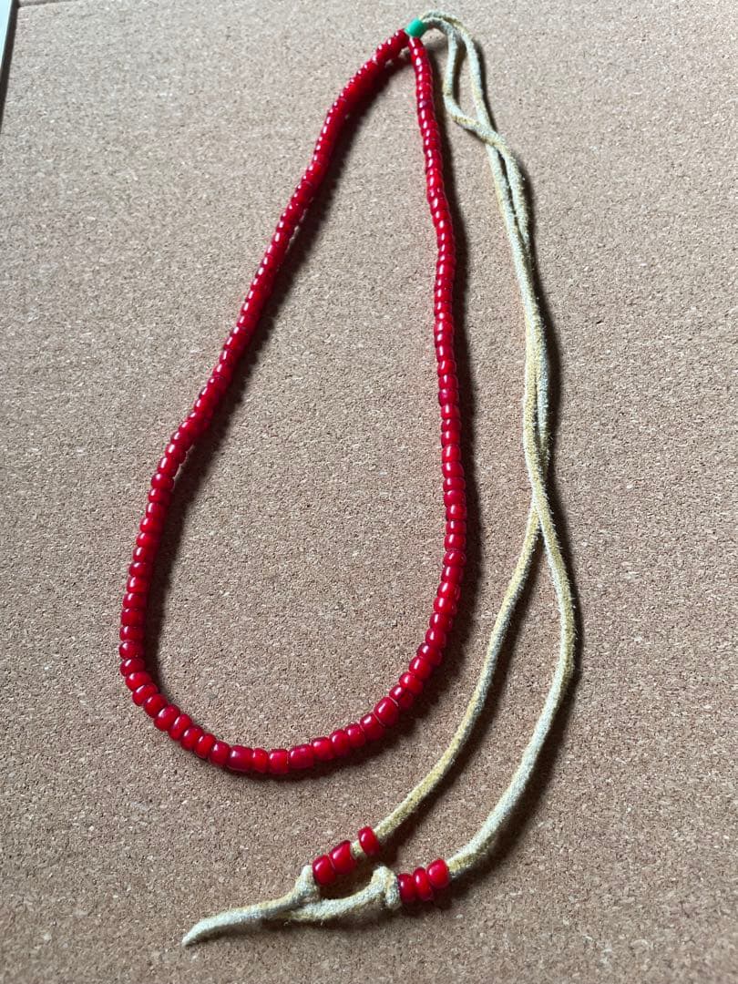 短期タイムセール！濃い赤！筒形、粒揃い　アンティーク　ホワイトハーツ