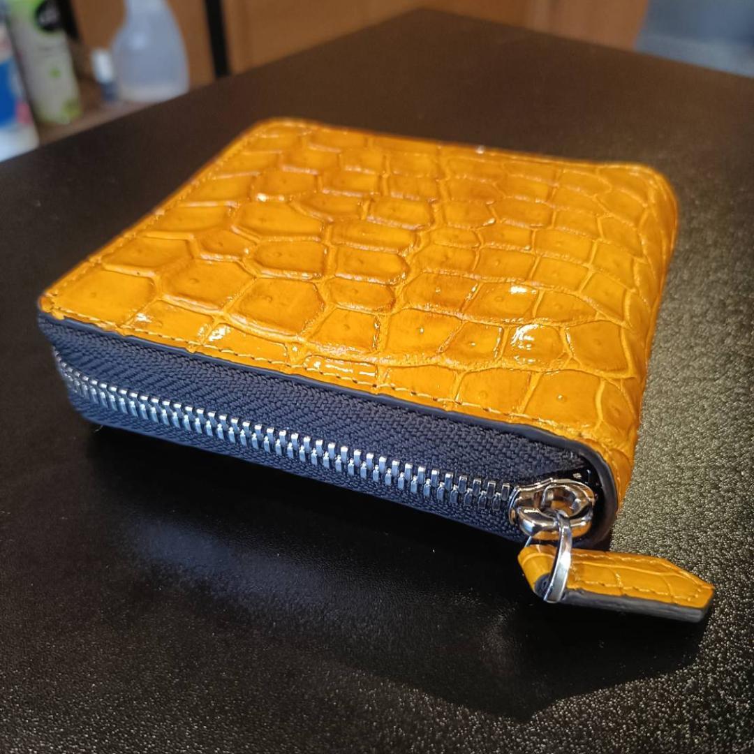 【ほぼ未使用】一枚革クロコダイル（ワニ革）二つ折り財布ラウンドファスナー