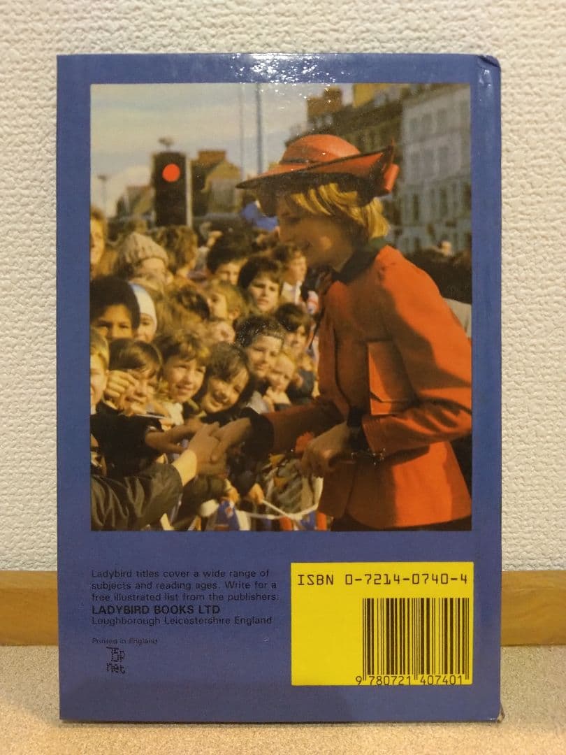 洋書  Family Ladybird Books
