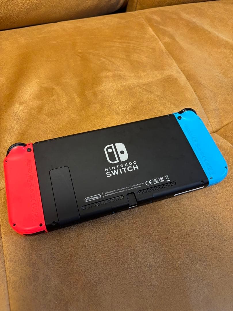 バ*ン様 【訳あり】Nintendo Switch 本体とワイヤレスコントローラ