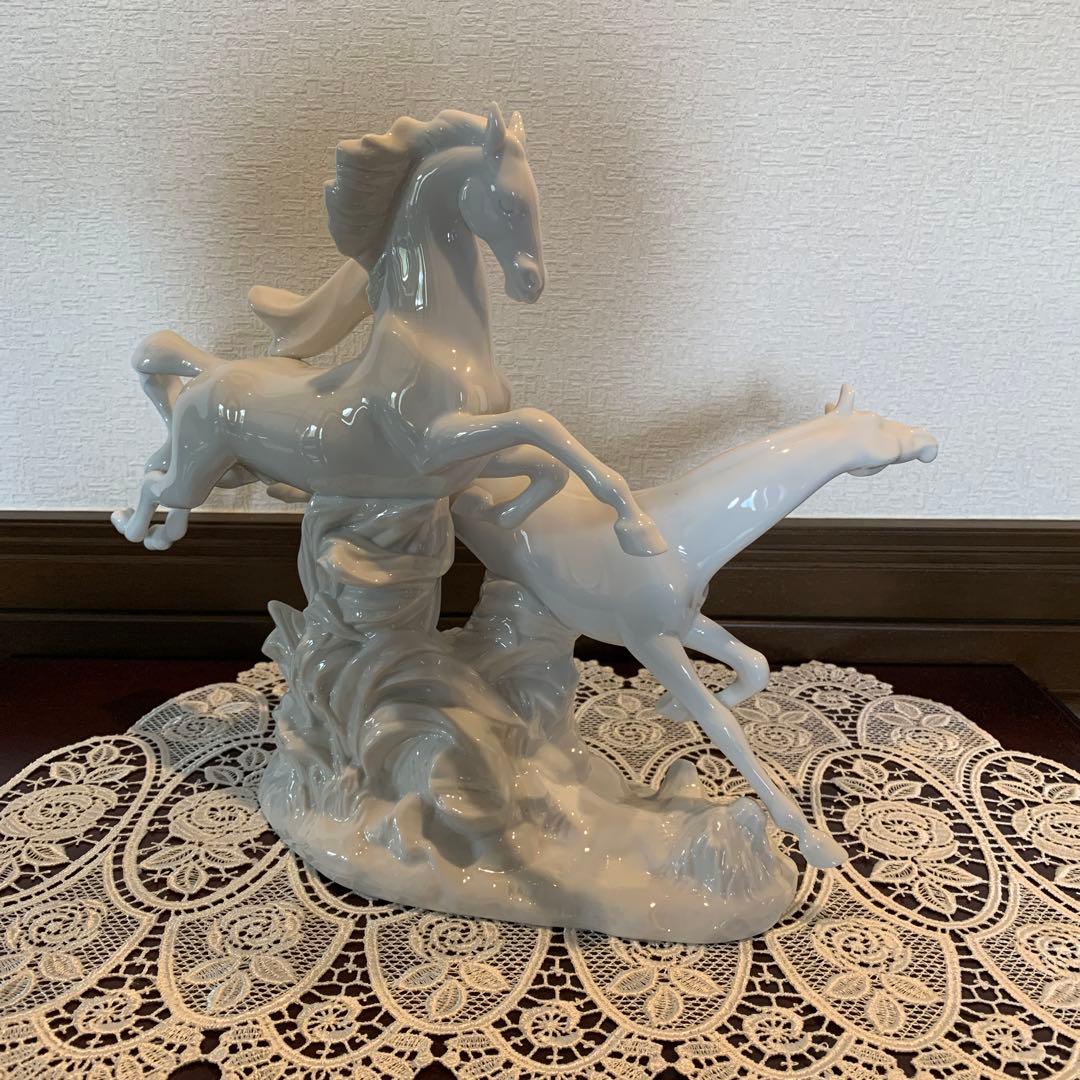 リヤドロ　　駆ける馬