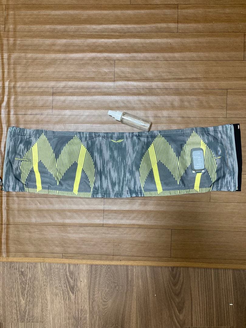 シックスパッド　パワースーツコアベルト　グレー　M コントローラー付き