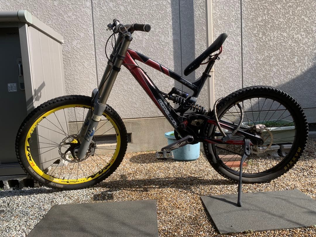 ダウンヒルバイク　自転車　ジャンク品　直接引取り歓迎