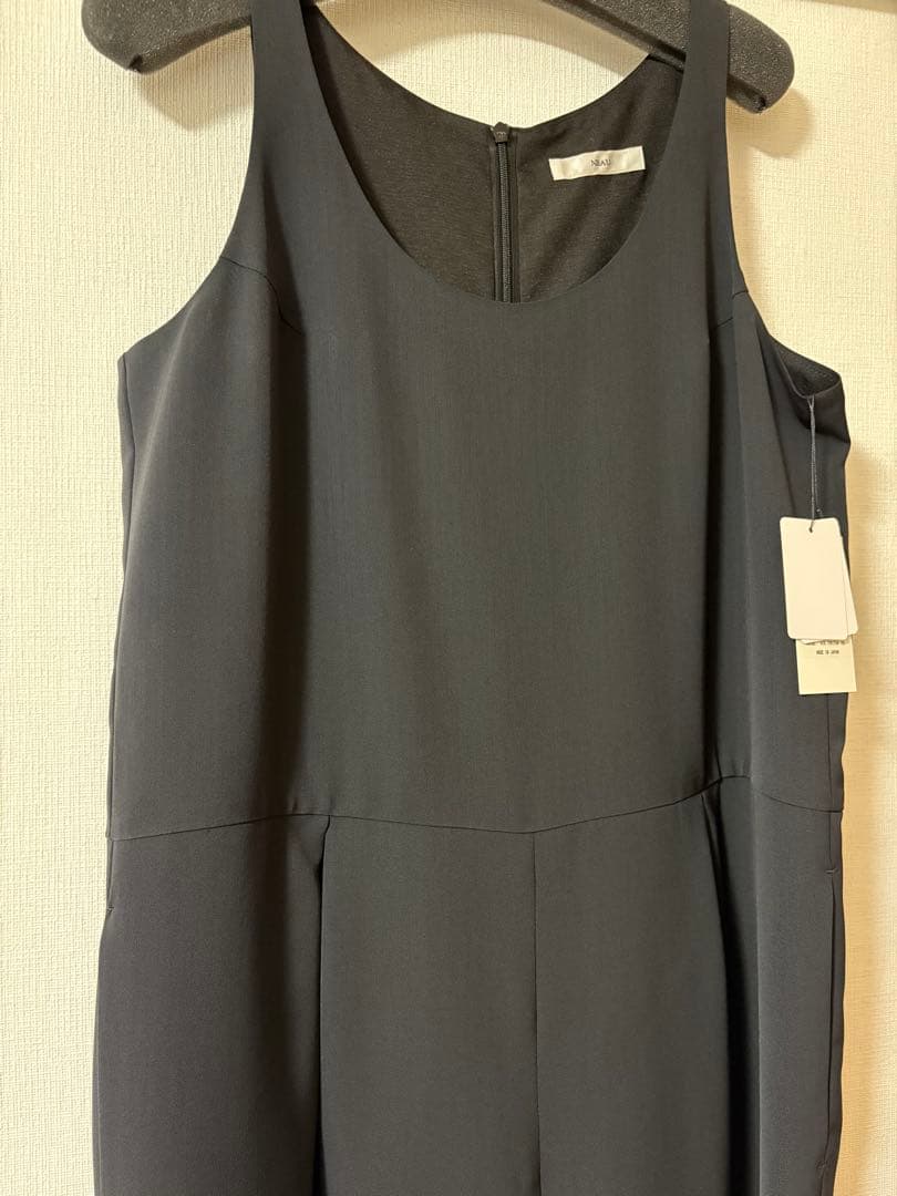 タグ付未使用 NEAU SLEEVELESS JUMPSUITオールインワン 黒