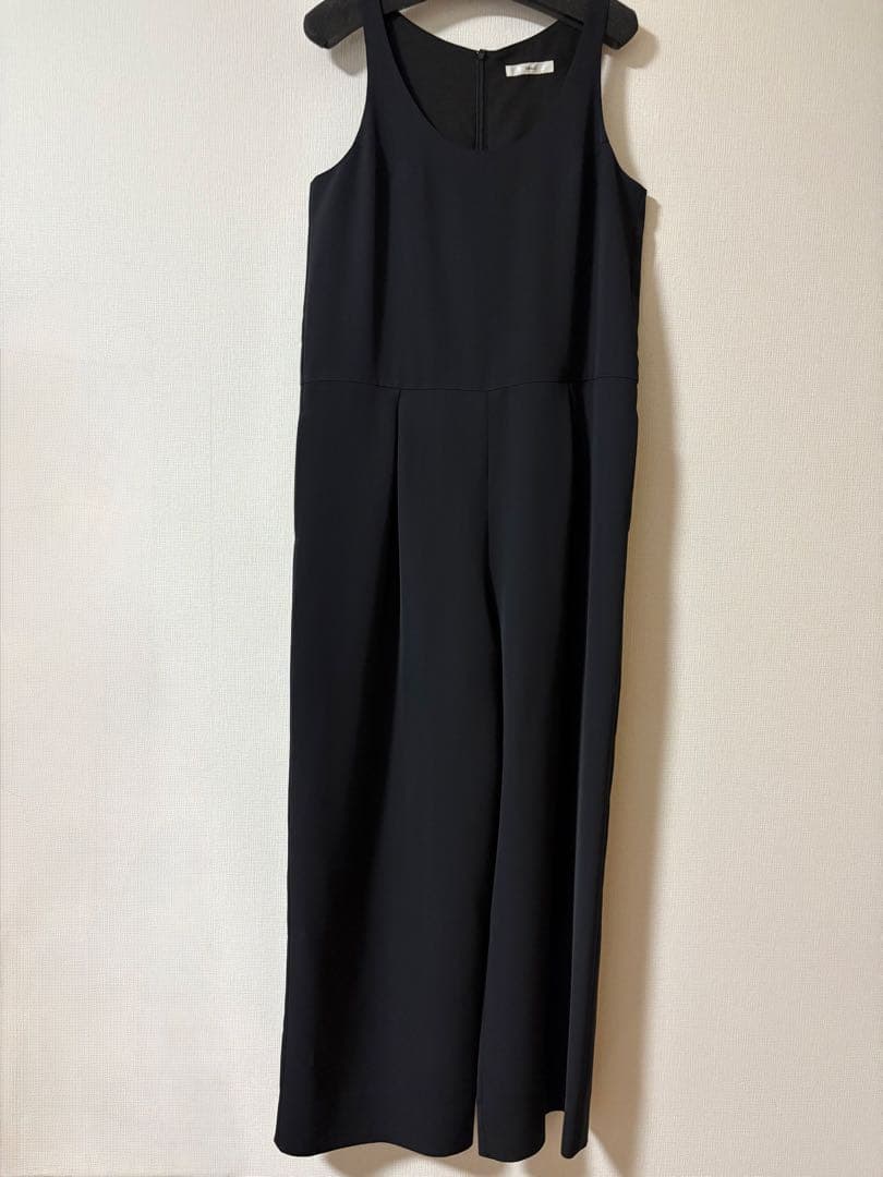 タグ付未使用 NEAU SLEEVELESS JUMPSUITオールインワン 黒