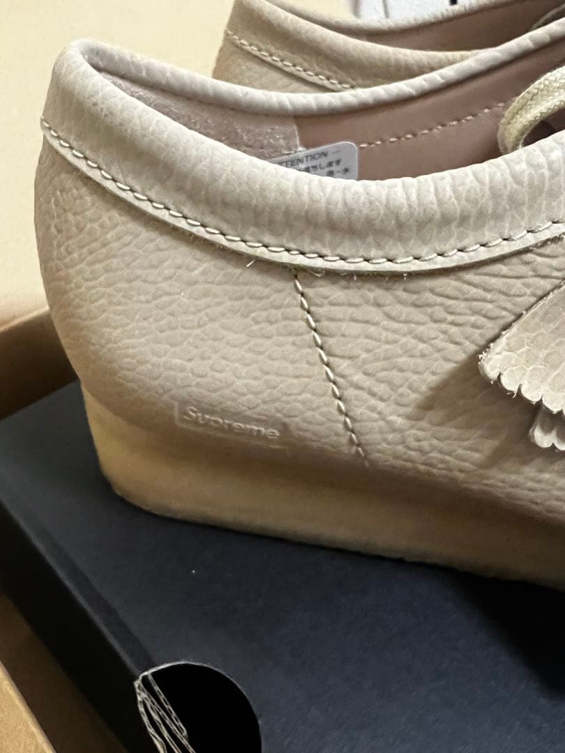 【最終値下】新品26.5 supreme x クラークス　ワラビー　シュプリーム