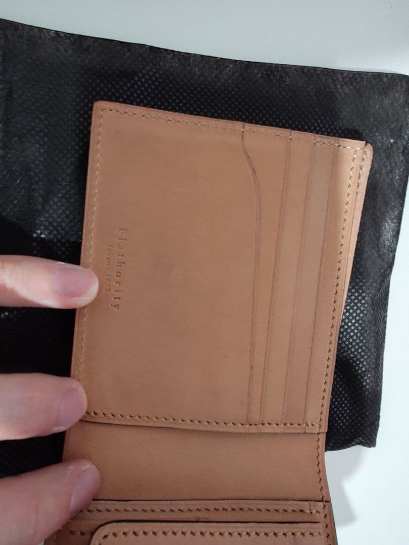 Flathority 二つ折り財布 シェルコードバン　バーボン