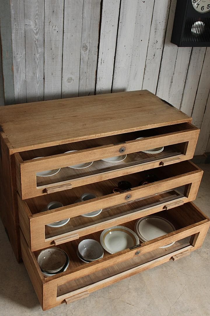 味のある前面ガラスの引き出し3段