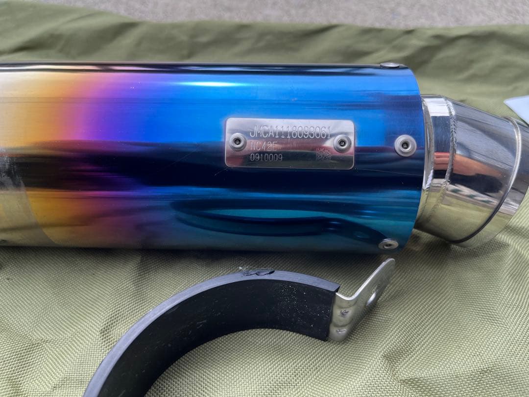 WR’S: Sラウンド スリップオンマフラー（CB400SB/SF 用）