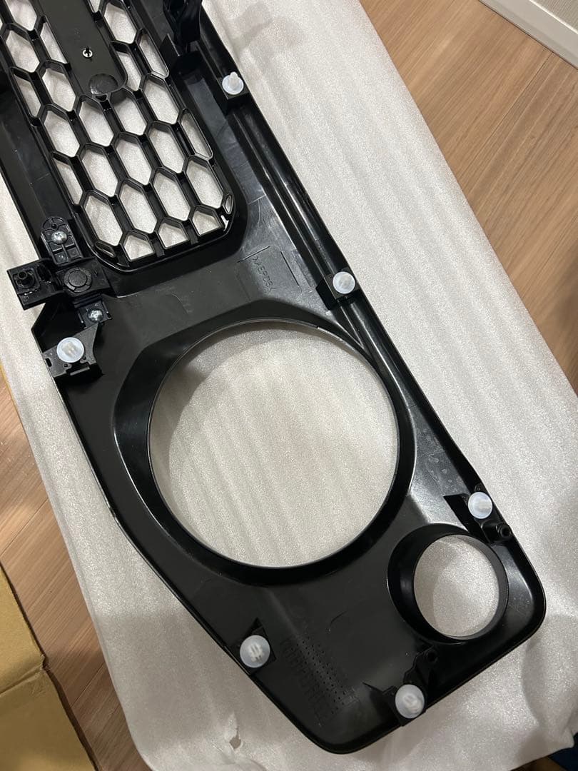 JB64ジムニー　純正オプショングリル