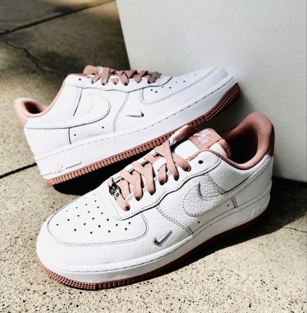 ■新品24.5cm■ナイキ エア フォース 1 07 ミニジュエル メタルロゴ
