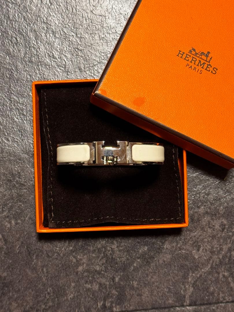HERMES ホワイト・シルバーバングル