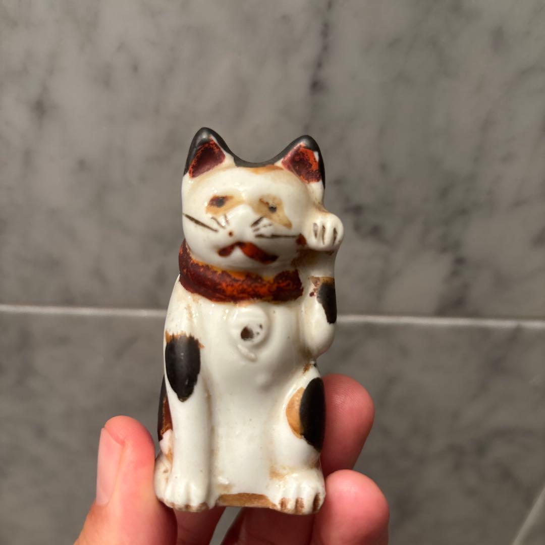 江戸時代後期　神秘的な瞳でとても雰囲気のあるお金や良き人を招く招き猫