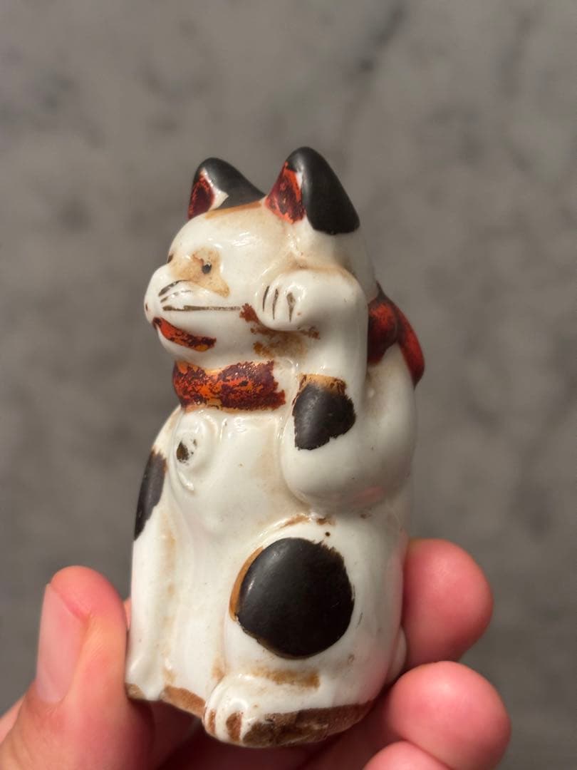 江戸時代後期　神秘的な瞳でとても雰囲気のあるお金や良き人を招く招き猫