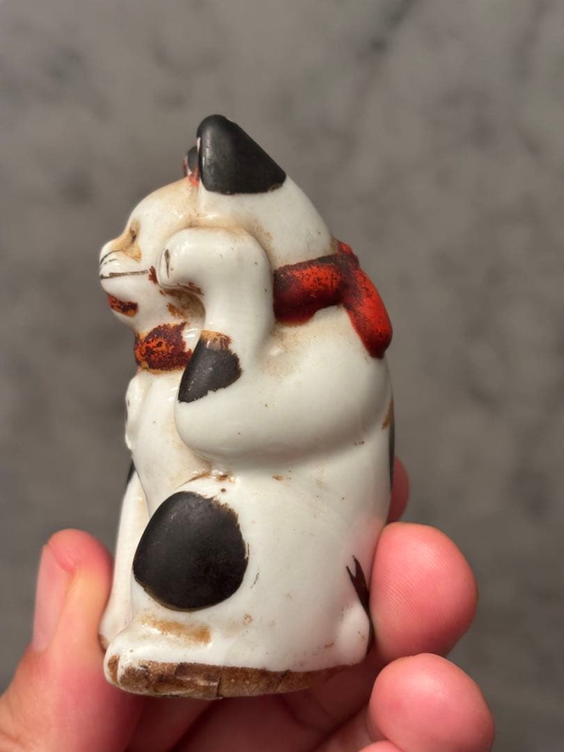 江戸時代後期　神秘的な瞳でとても雰囲気のあるお金や良き人を招く招き猫