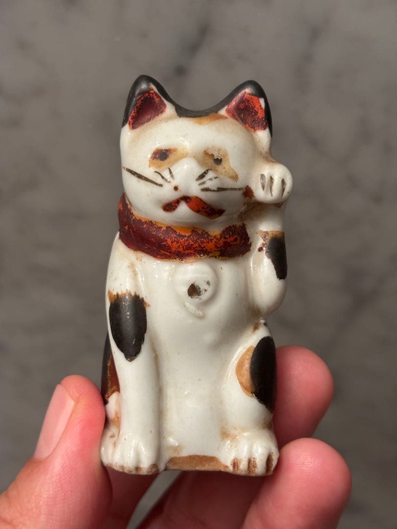 江戸時代後期　神秘的な瞳でとても雰囲気のあるお金や良き人を招く招き猫