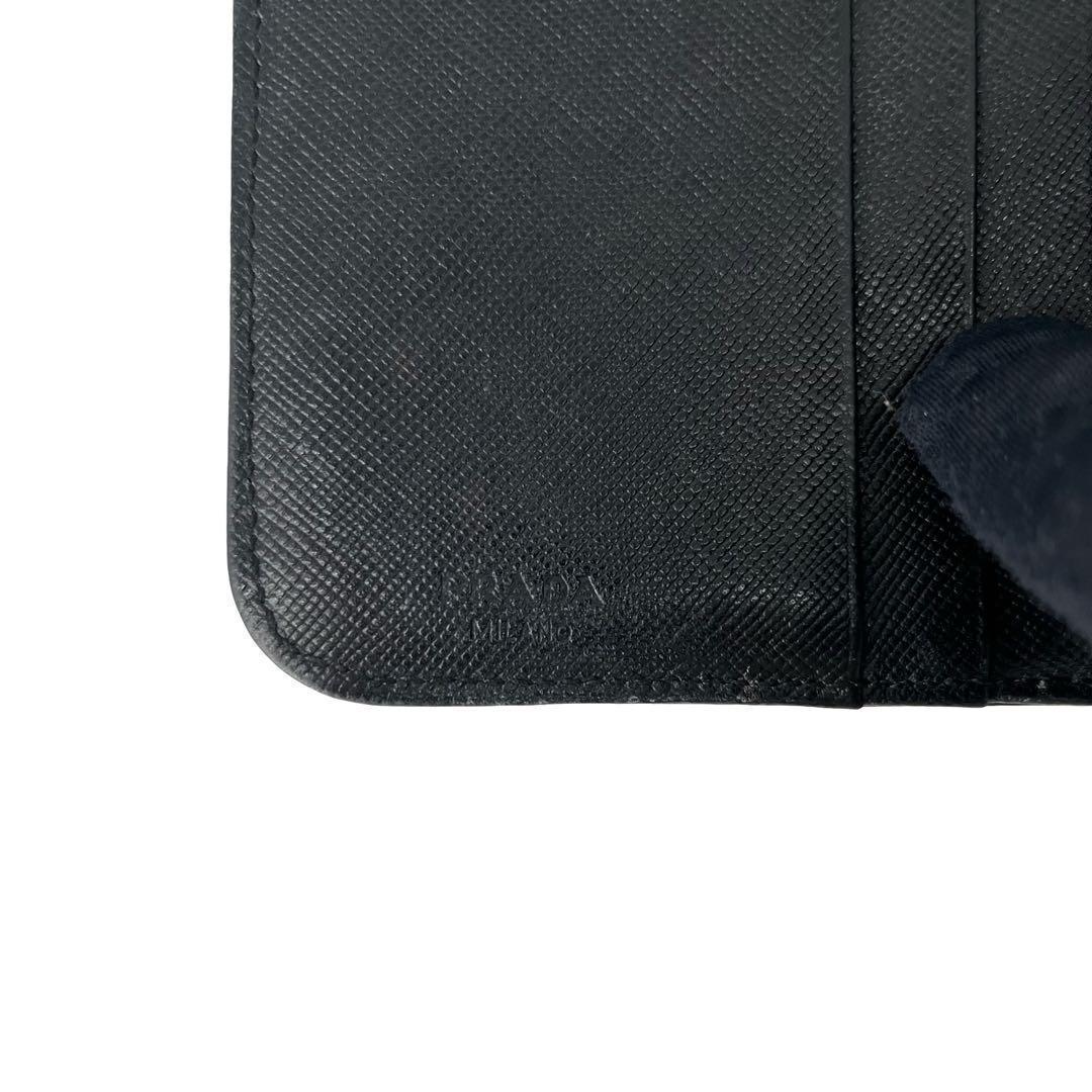 希少✨プラダ 二つ折り財布 三角ロゴ サフィアーノレザー ファスナー ブラック