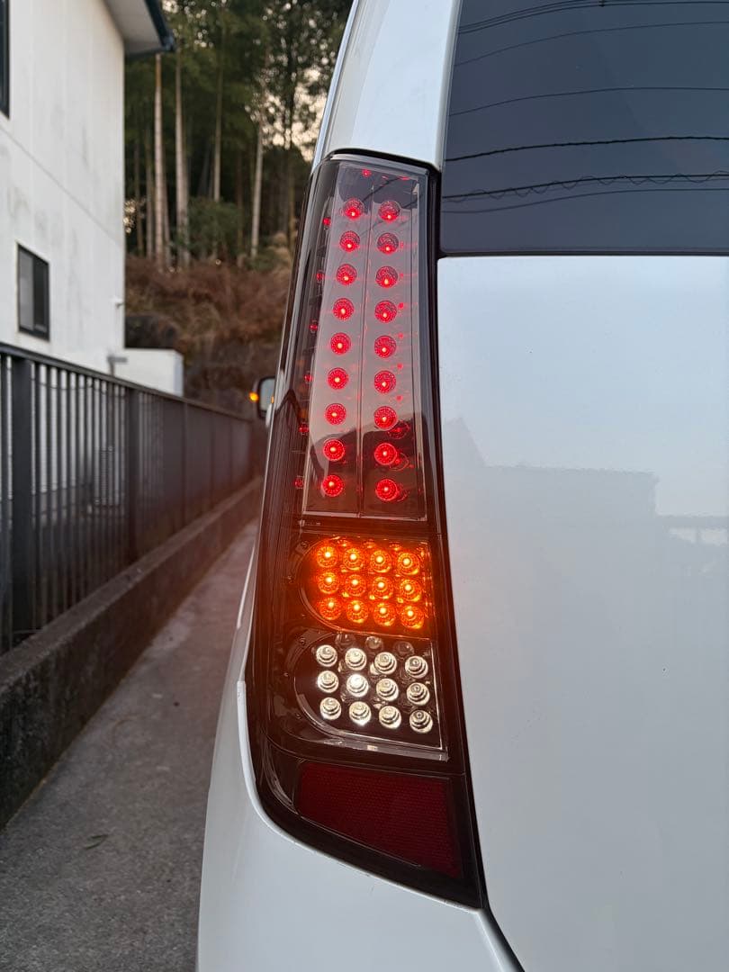 MH23SワゴンR LEDスモークテールランプ