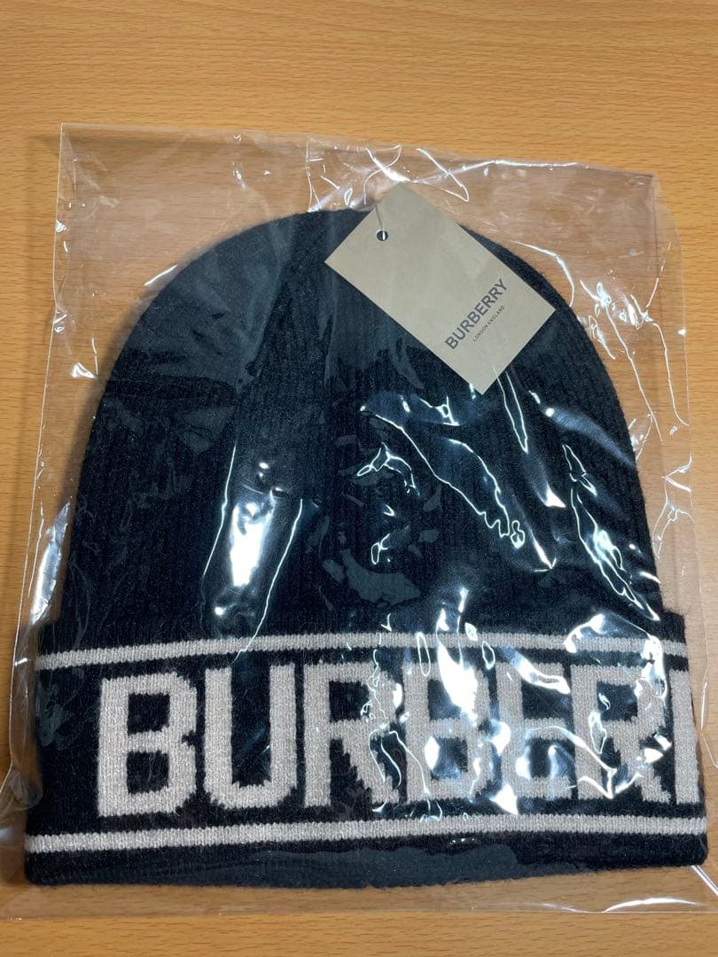BURBERRY BLACK ニット帽　未使用品
