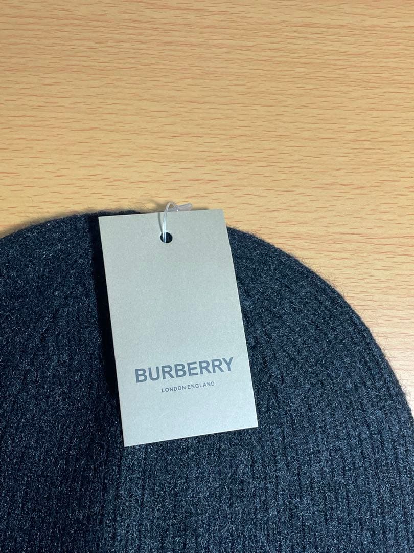 BURBERRY BLACK ニット帽　未使用品