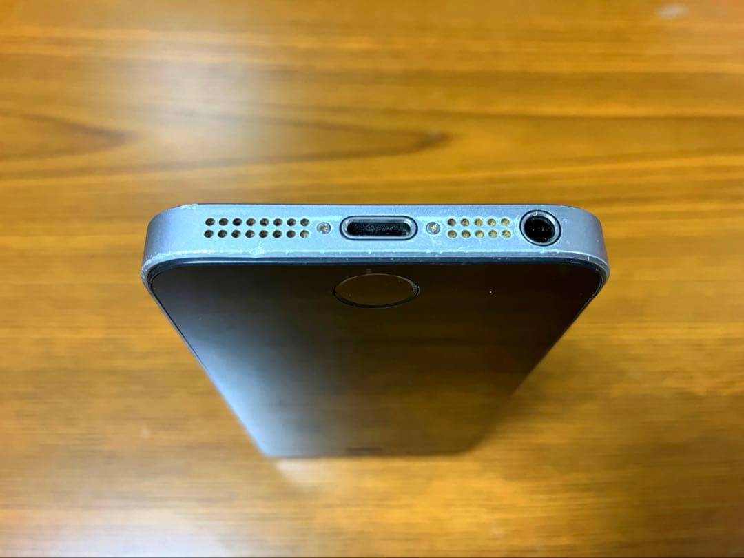 iPhone SE 第１世代 64GB スペースグレー