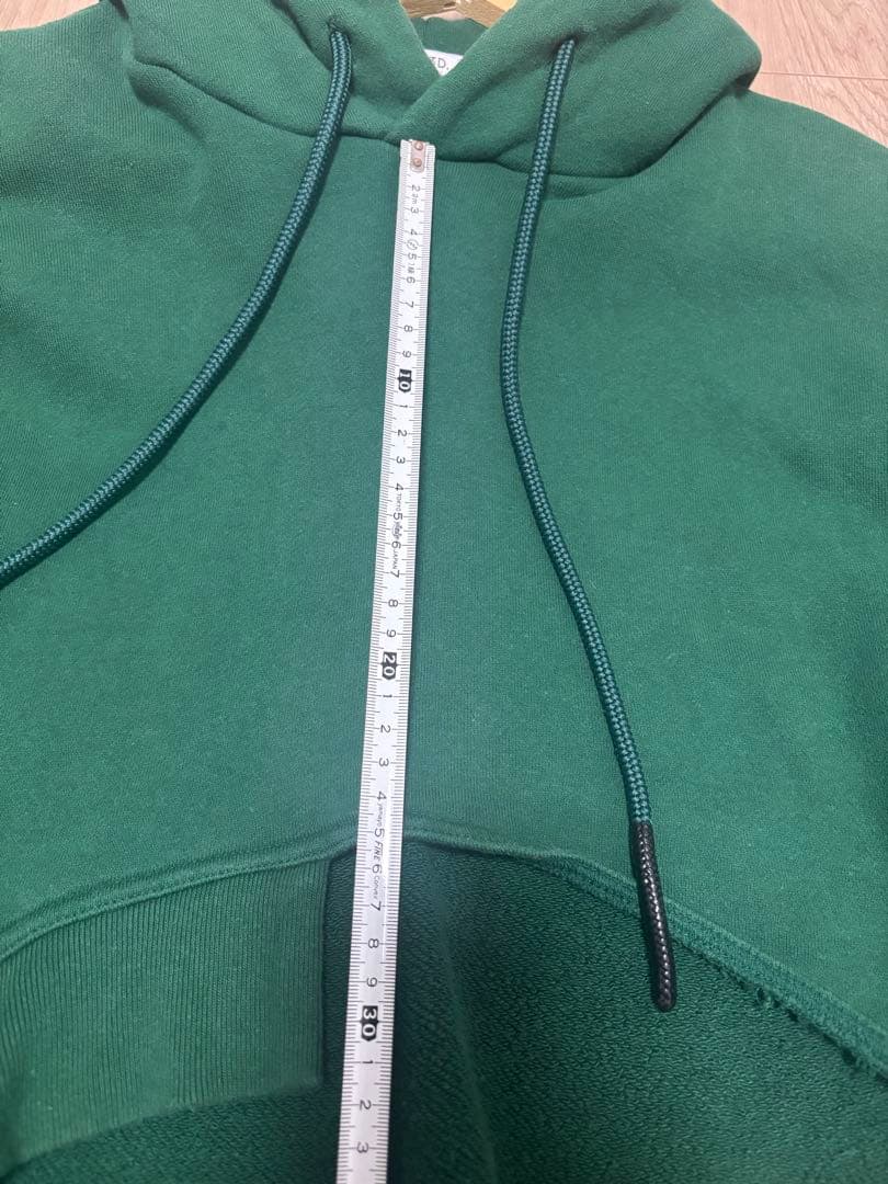 UN3D. ダークグリーン クロップドフーディー F 緑　アンスリード　パーカー