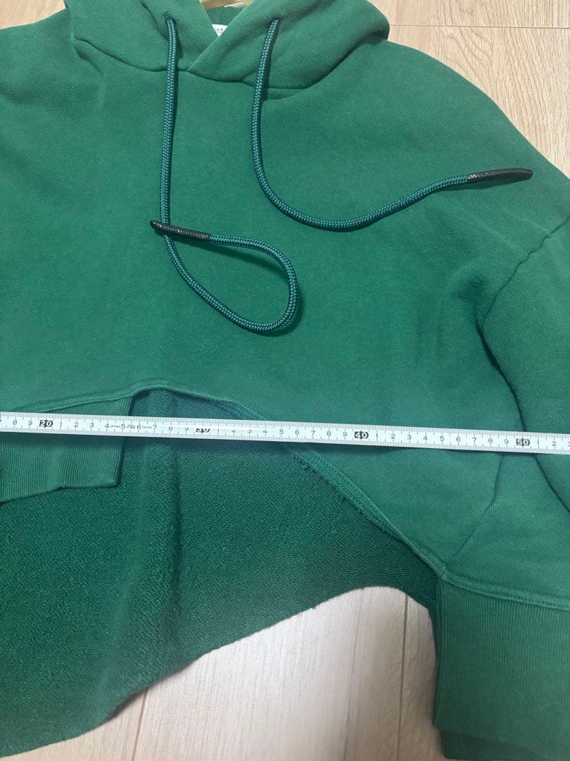 UN3D. ダークグリーン クロップドフーディー F 緑　アンスリード　パーカー