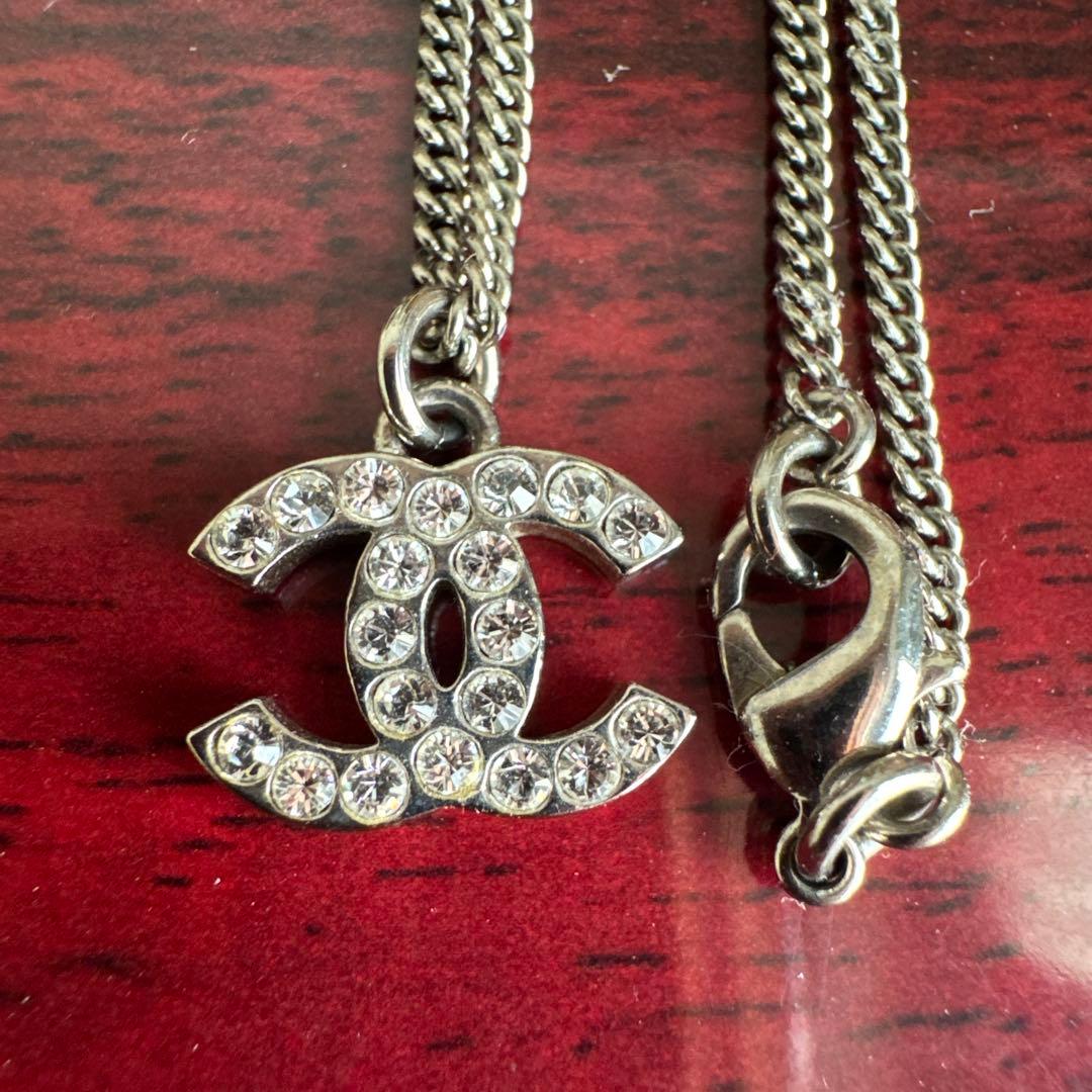 シャネル ロゴ ネックレス