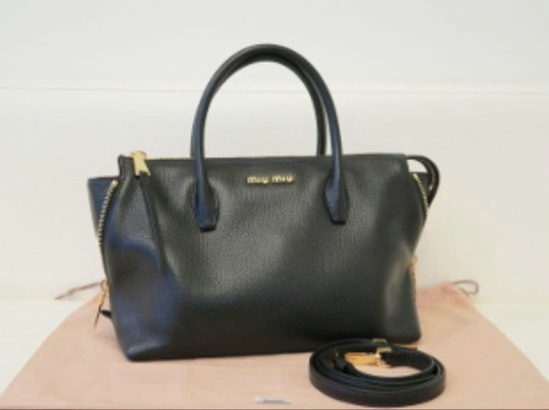 【最終値下げ】miumiu バッグ　マドラス　ショルダーバッグ