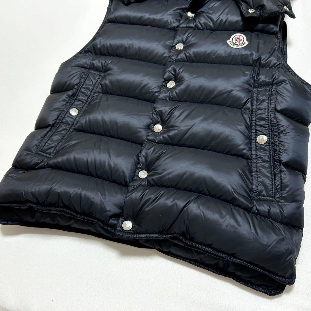 t*s様 極美品 MONCLER BILLECART ダウンベスト フード付き